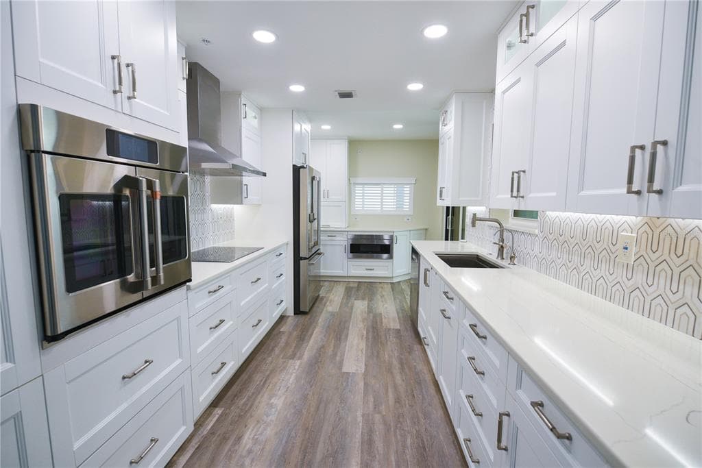 1600 GULF BOULEVARD 1112 photo 3