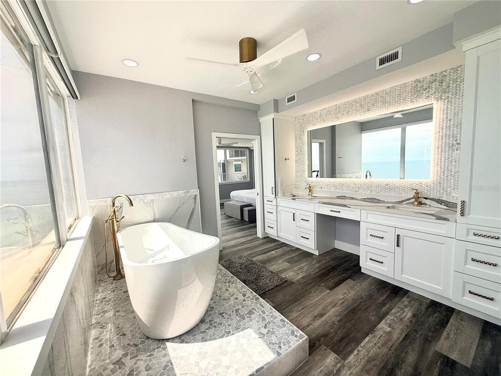 1600 GULF BOULEVARD 1112 photo 5