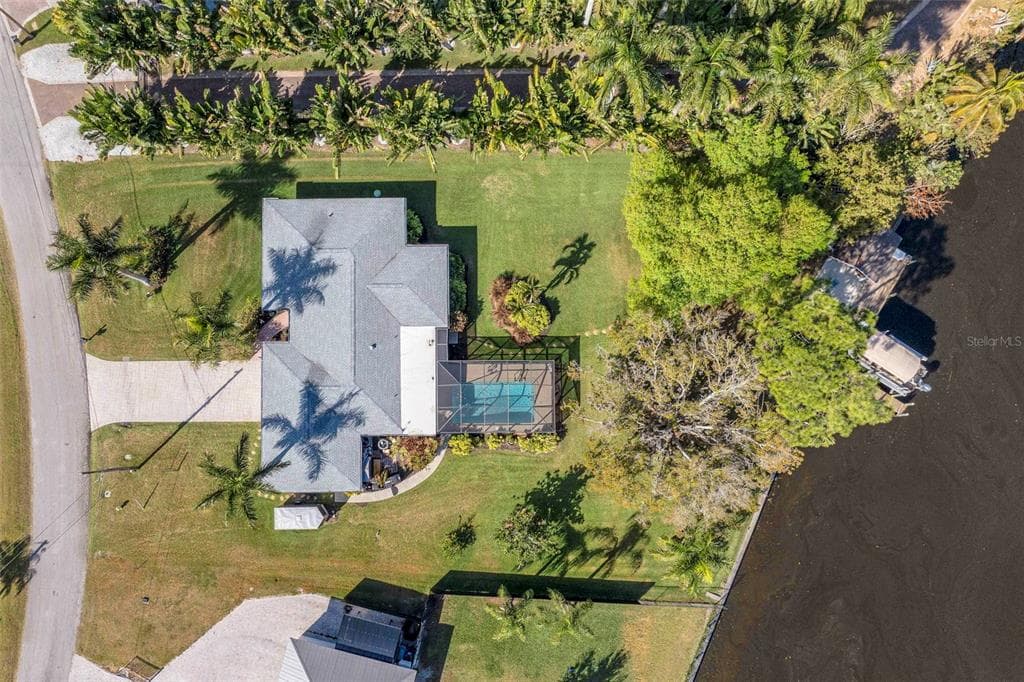 14526 RIVERSIDE DRIVE photo 6