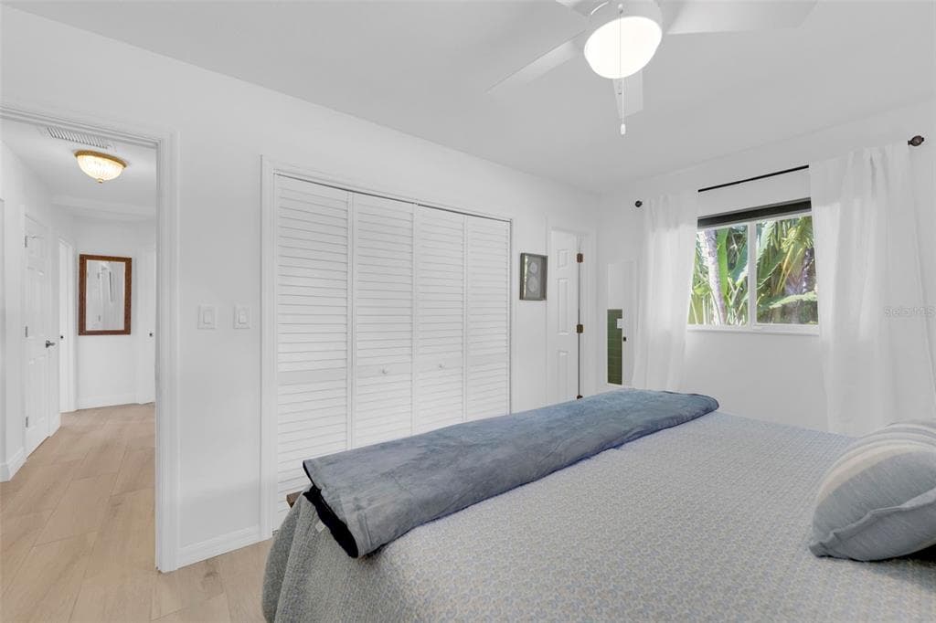 14526 RIVERSIDE DRIVE photo 16