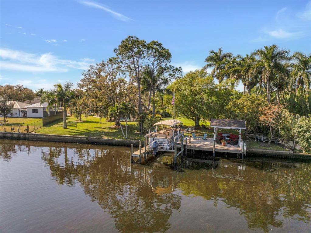 14526 RIVERSIDE DRIVE photo 5
