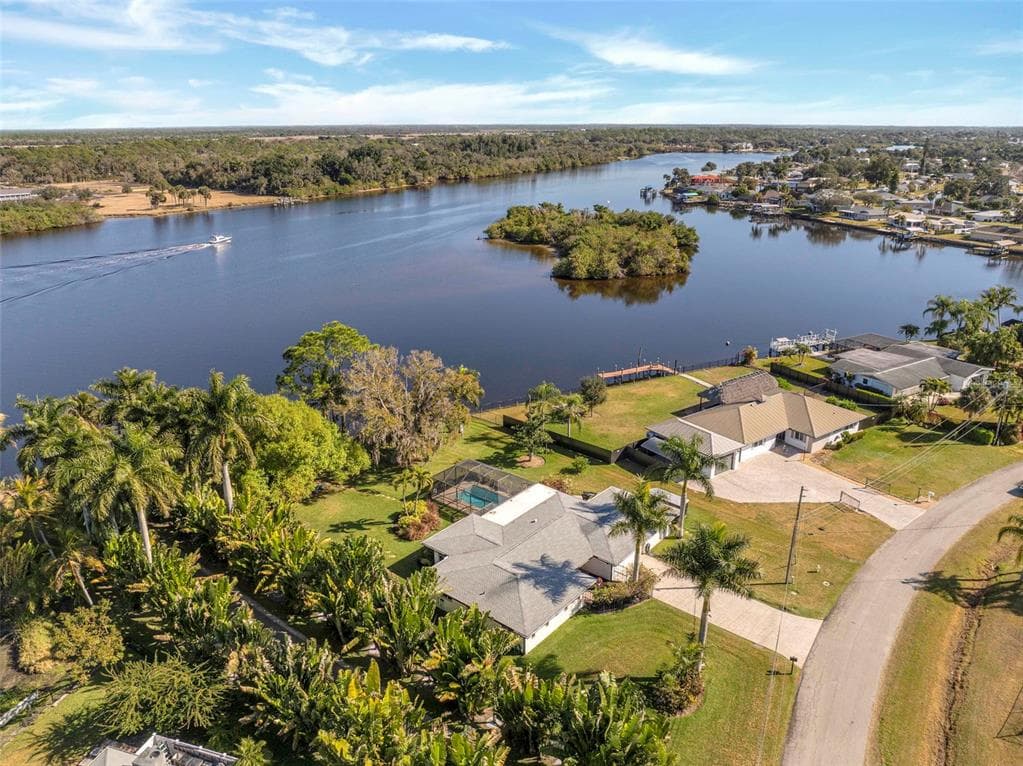 14526 RIVERSIDE DRIVE photo 8
