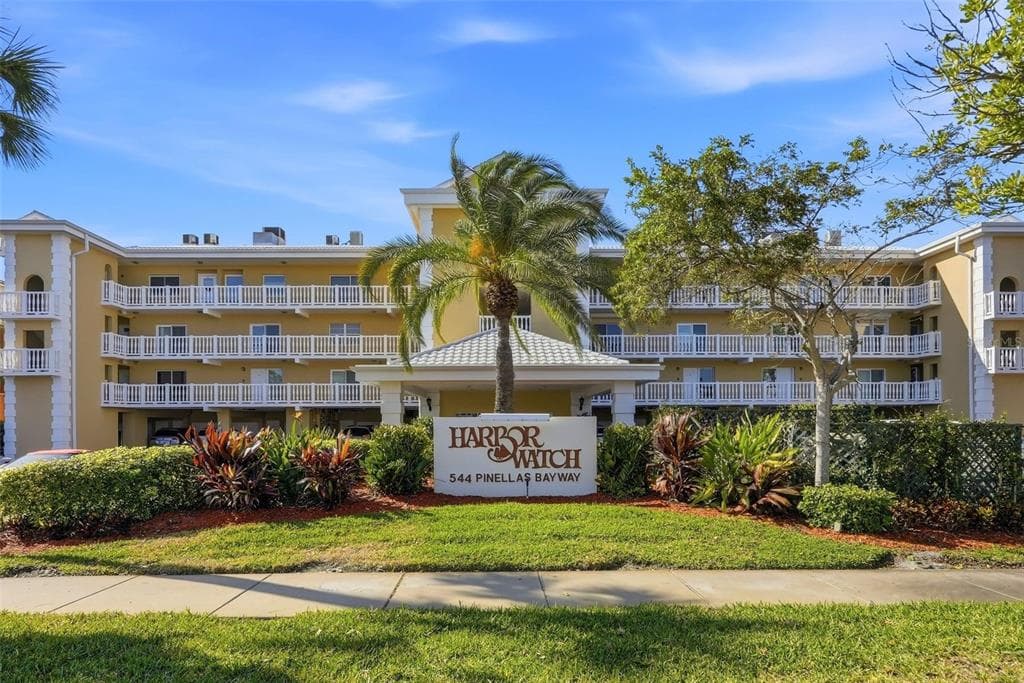 544 PINELLAS BAYWAY S TH13 photo 3