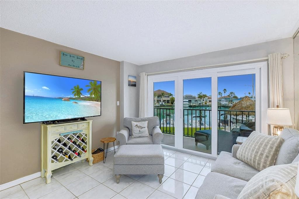51 ISLAND WAY 108 photo 16
