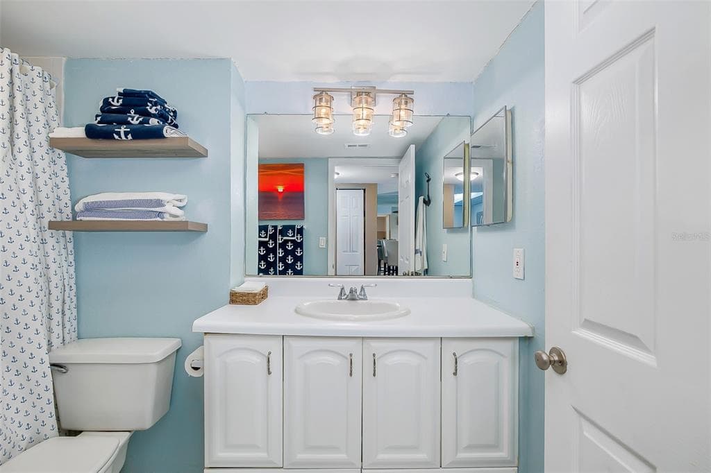 51 ISLAND WAY 108 photo 7