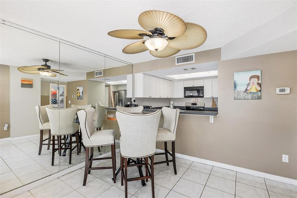 51 ISLAND WAY 108 photo 21