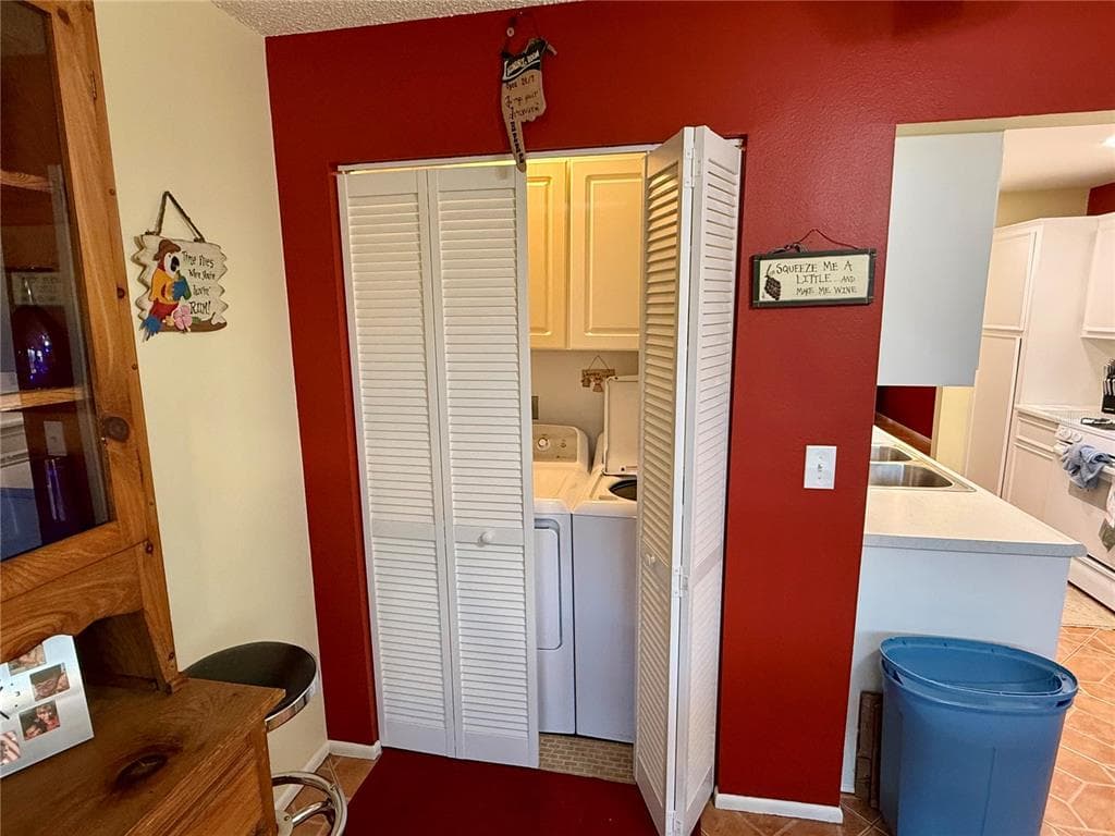 6070 80TH STREET N 105 photo 19