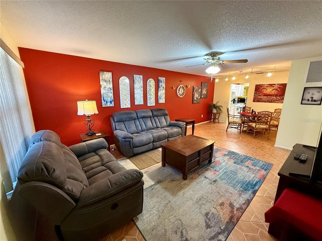 6070 80TH STREET N 105 photo 4