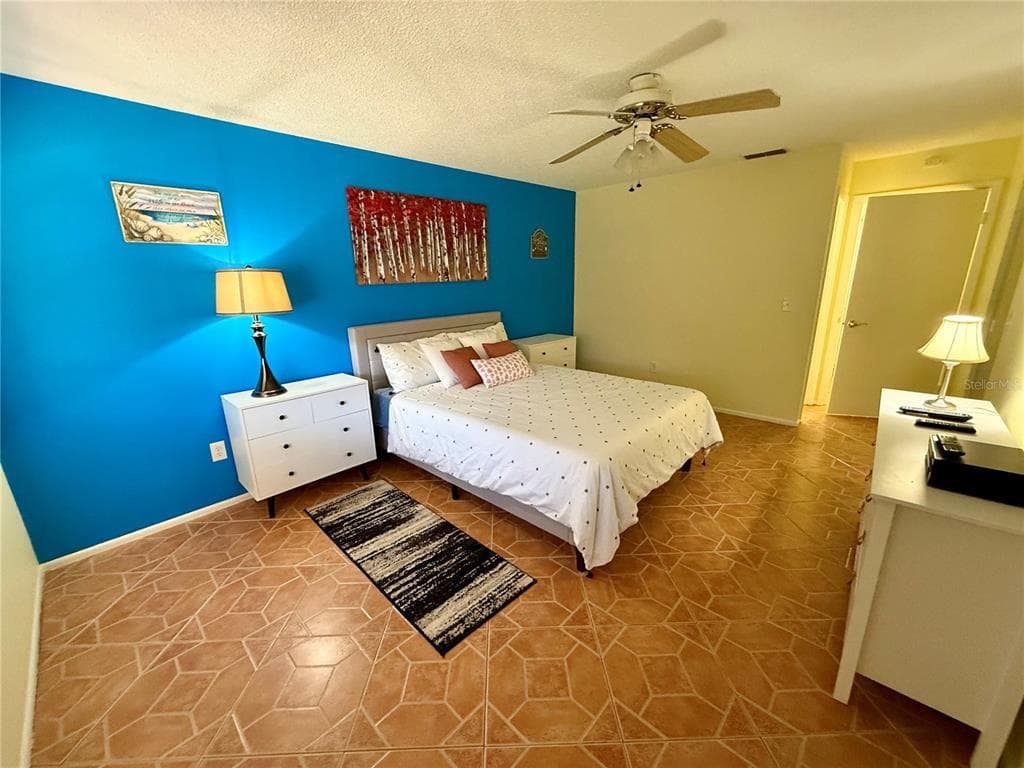 6070 80TH STREET N 105 photo 21