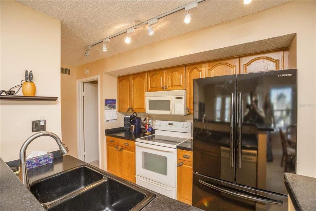 5712 BISCAYNE COURT 101 photo 14