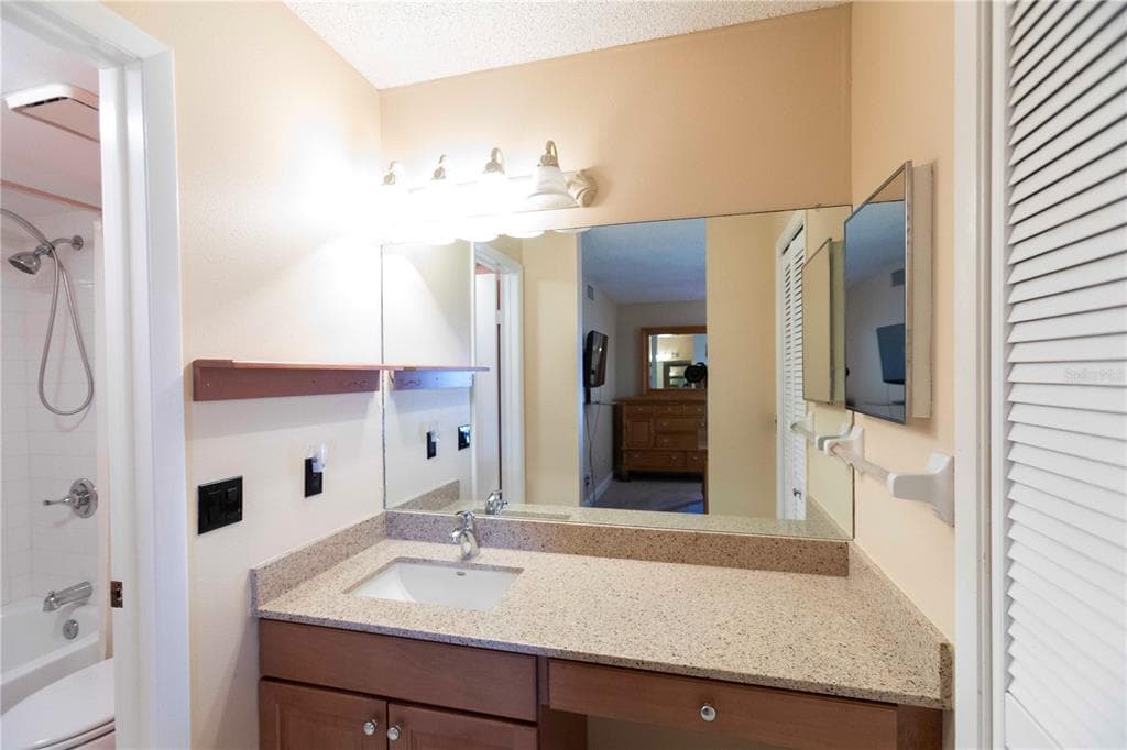 5712 BISCAYNE COURT 101 photo 18