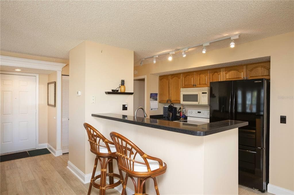 5712 BISCAYNE COURT 101 photo 4