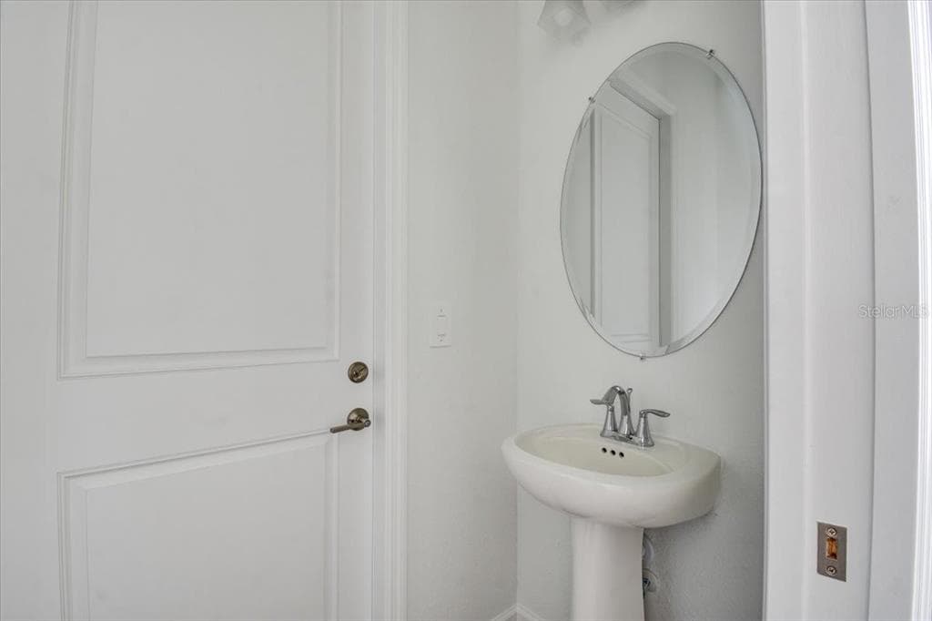 7796 LAKES EDGE LANE photo 15