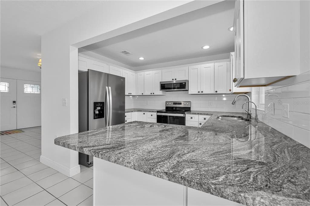 4909 SHOREVIEW COURT photo 21