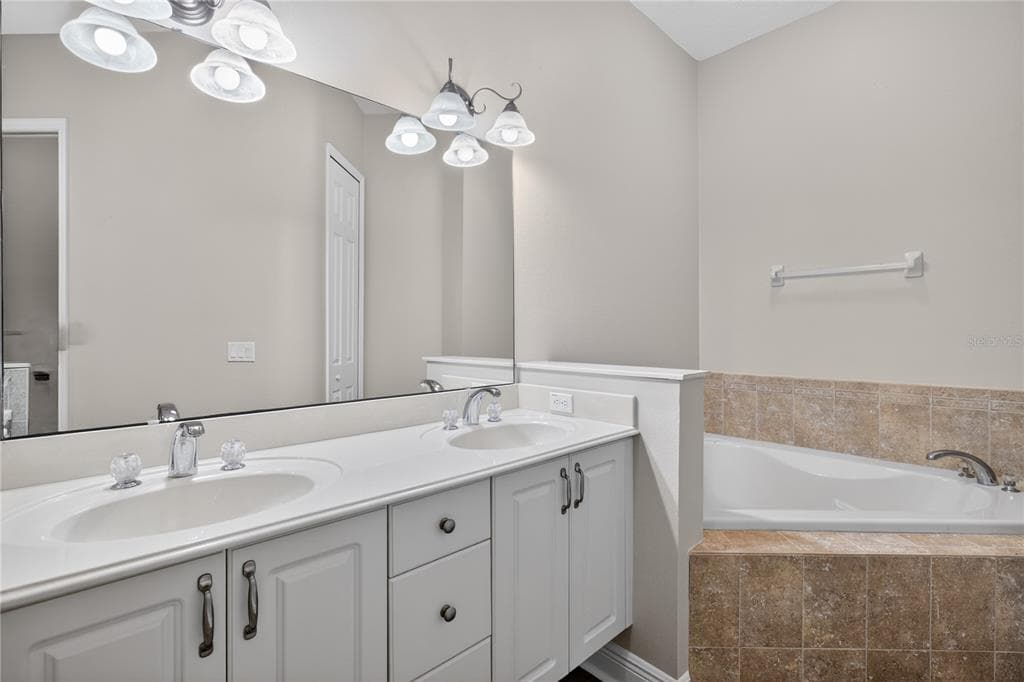 216 LAMONTE POINT COURT photo 23