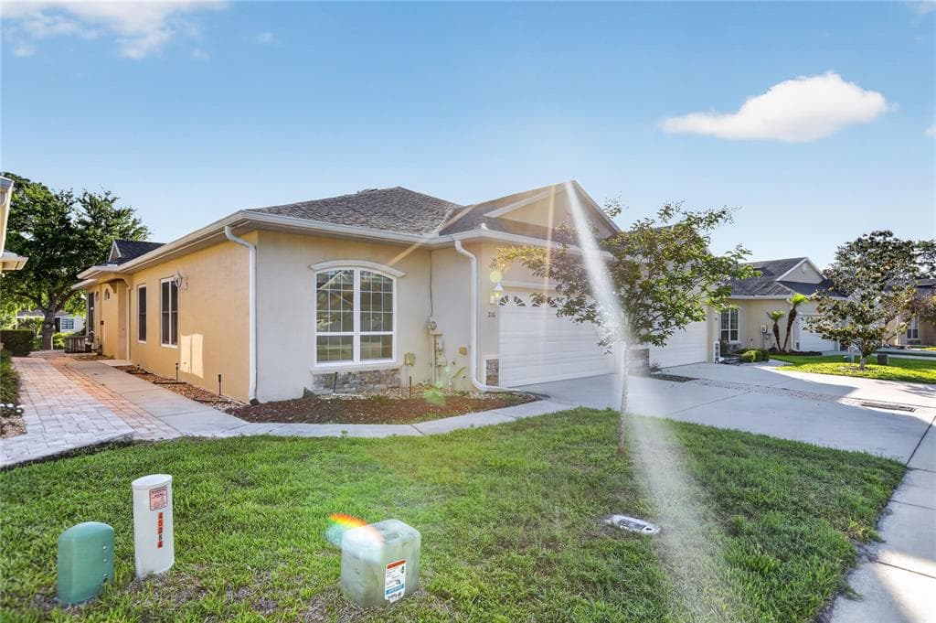 216 LAMONTE POINT COURT photo 2
