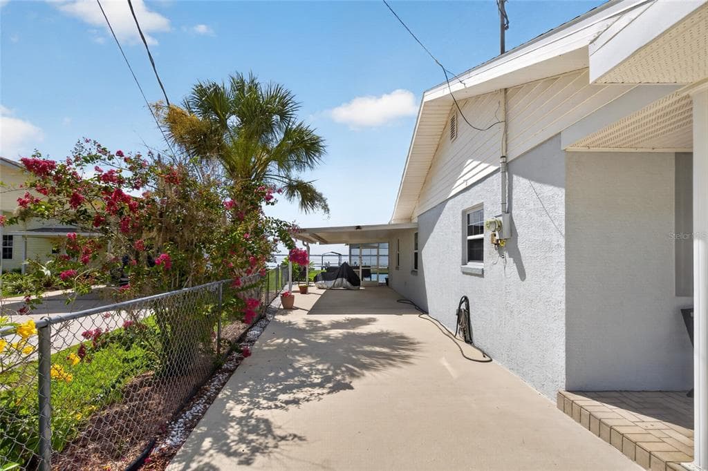 148 N LAKE REEDY BOULEVARD 3