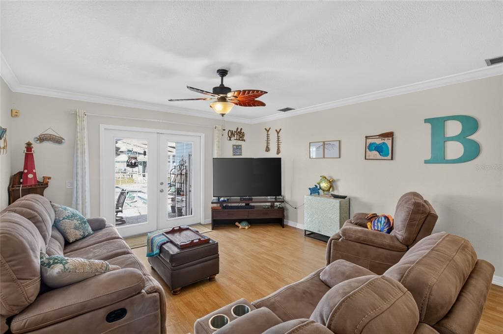 148 N LAKE REEDY BOULEVARD photo 11