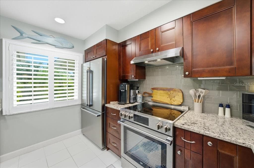 1802 MARINER DRIVE 30 photo 5