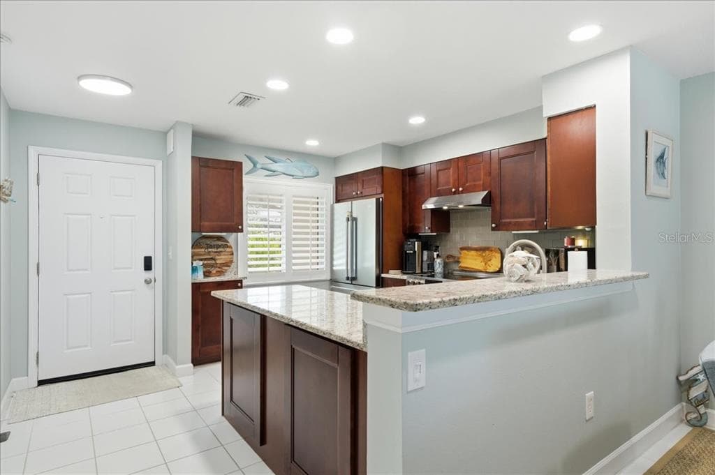 1802 MARINER DRIVE 30 photo 9
