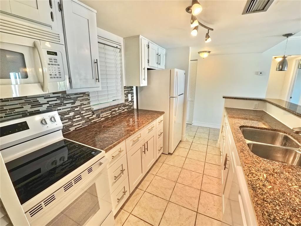 464 N PAULA DRIVE 115 photo 7