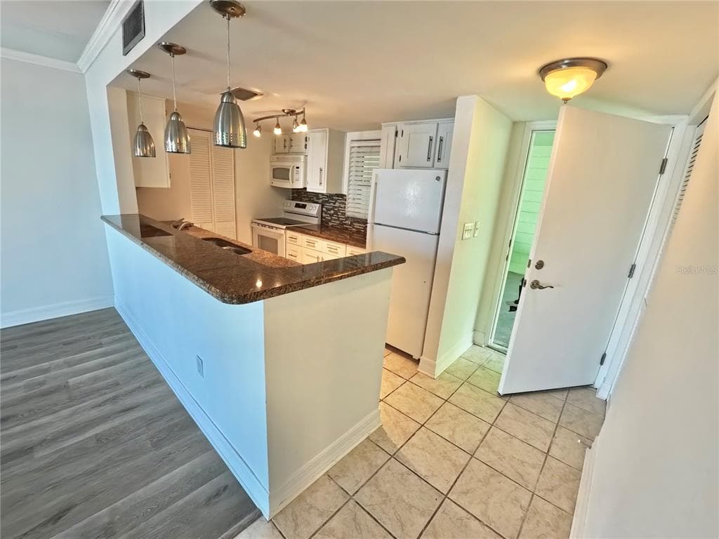 464 N PAULA DRIVE 115 photo 10