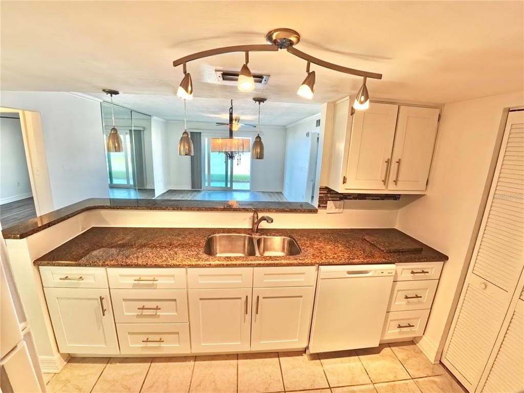 464 N PAULA DRIVE 115 photo 8