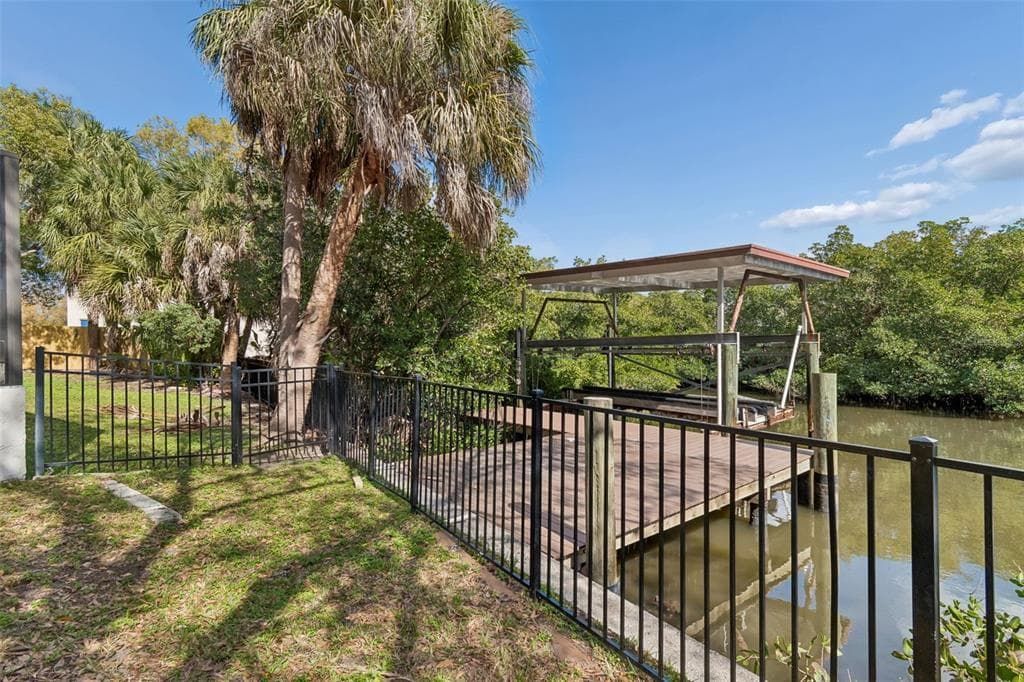 8402 BOXWOOD DRIVE photo 22