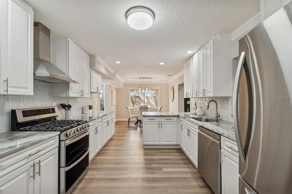 8402 BOXWOOD DRIVE 4