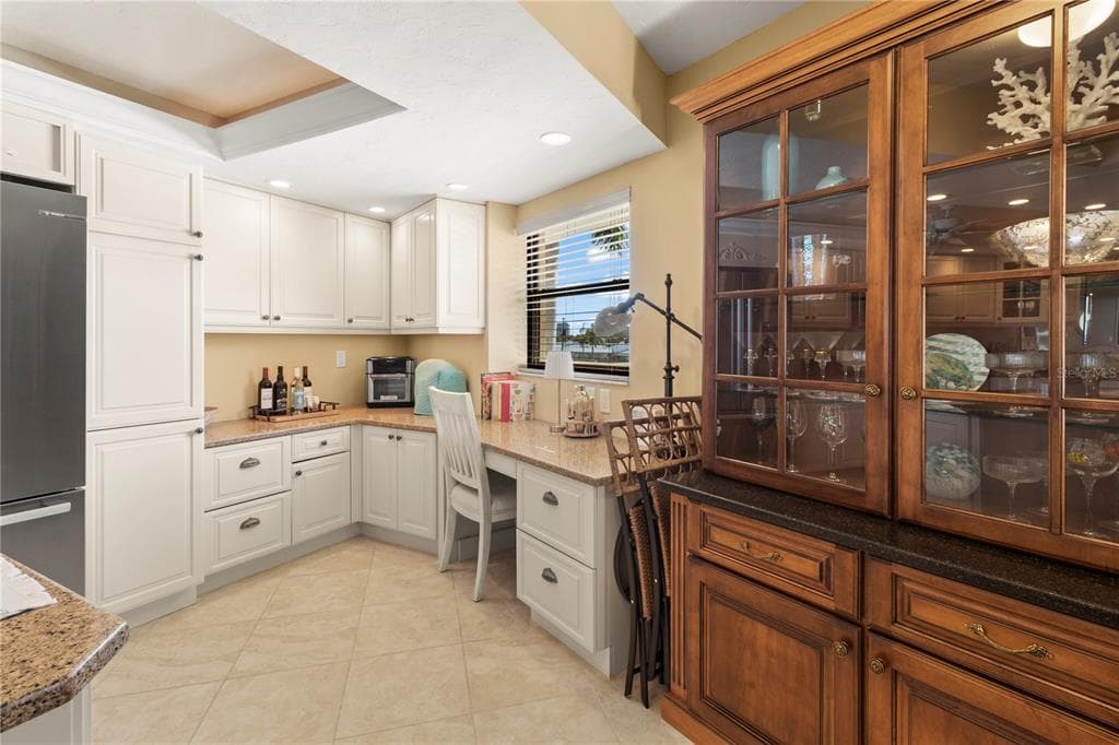 5790 MIDNIGHT PASS ROAD 208 photo 5