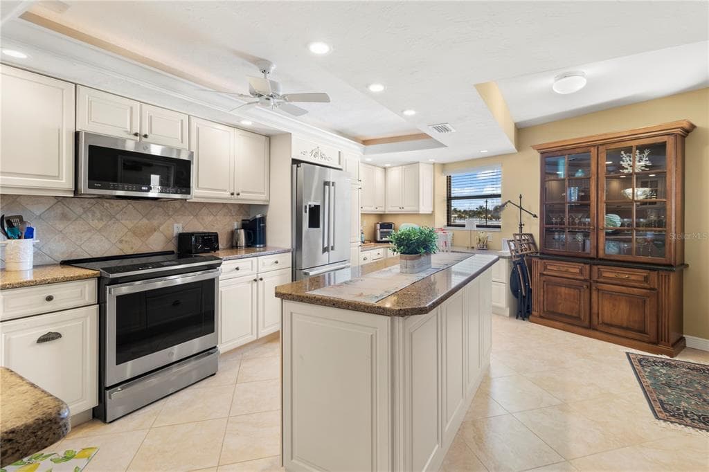 5790 MIDNIGHT PASS ROAD 208 photo 9
