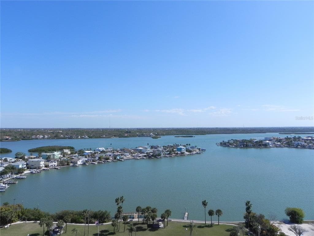 17920 GULF BOULEVARD 1901 photo 2