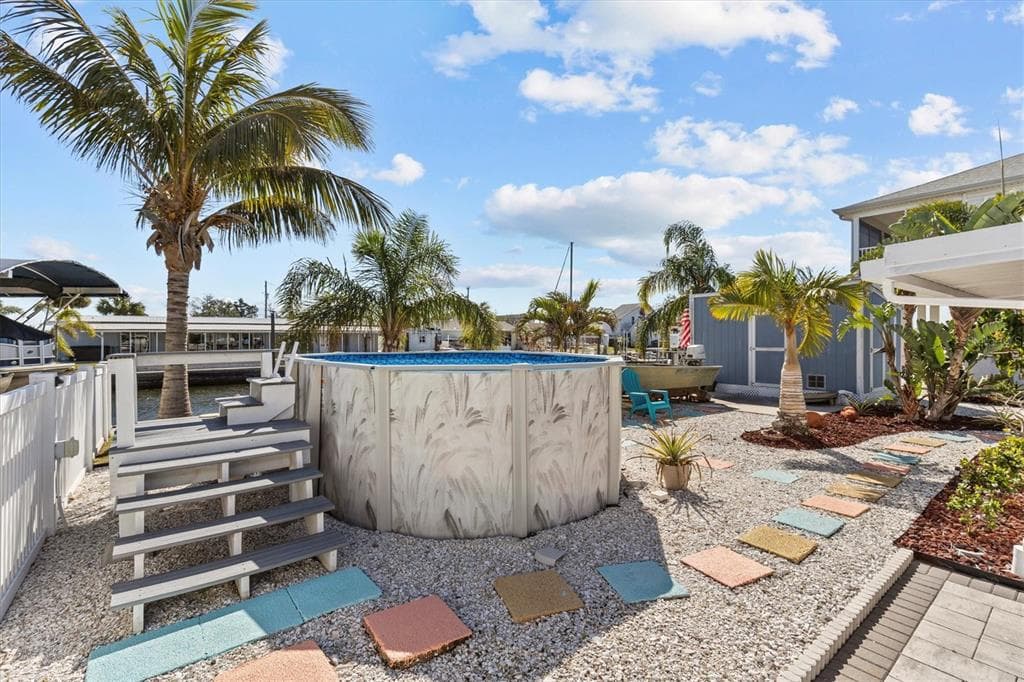 13604 MARIA DRIVE photo 4