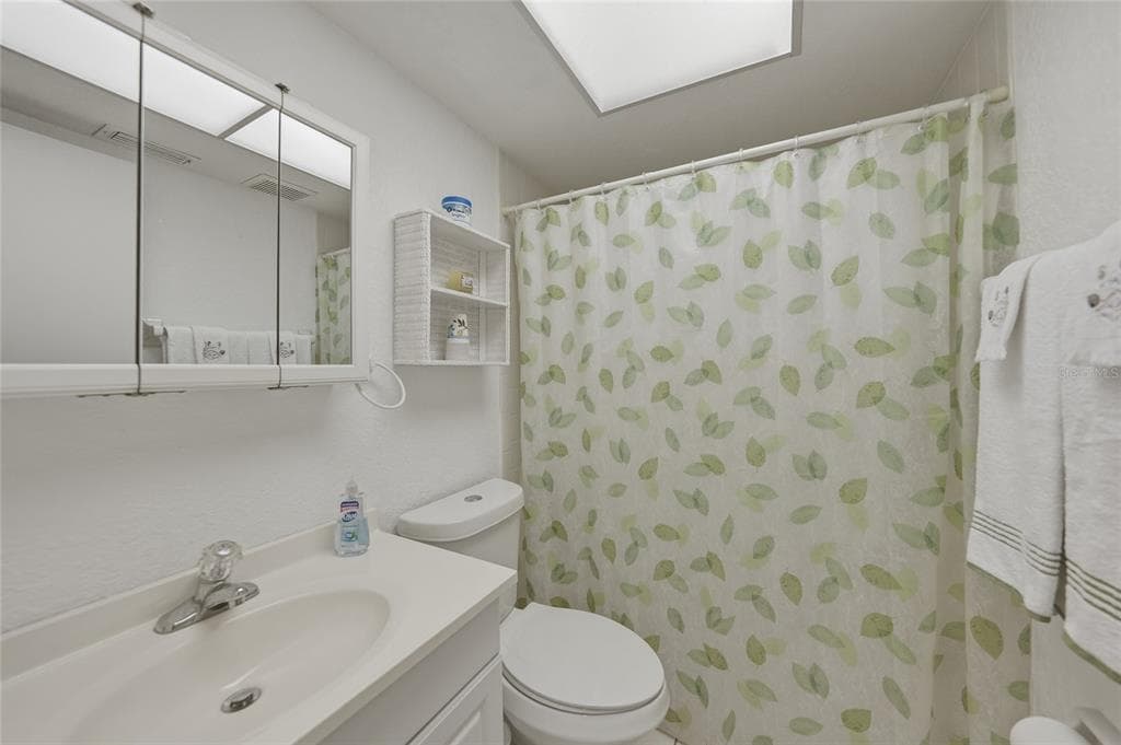 4000 OAKVIEW DRIVE L2 photo 17