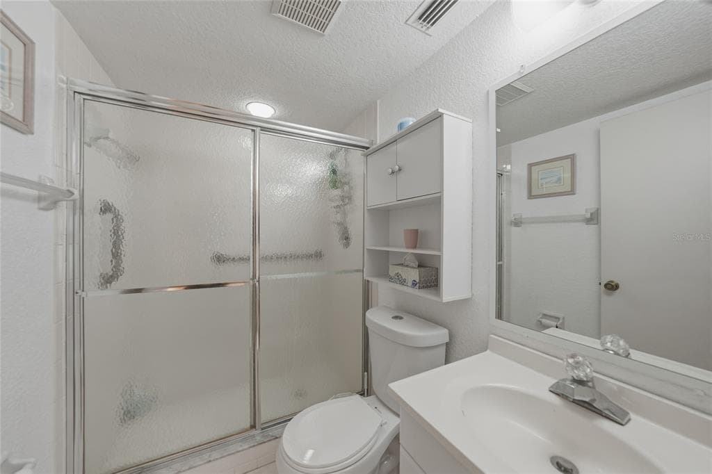 4000 OAKVIEW DRIVE L2 photo 14
