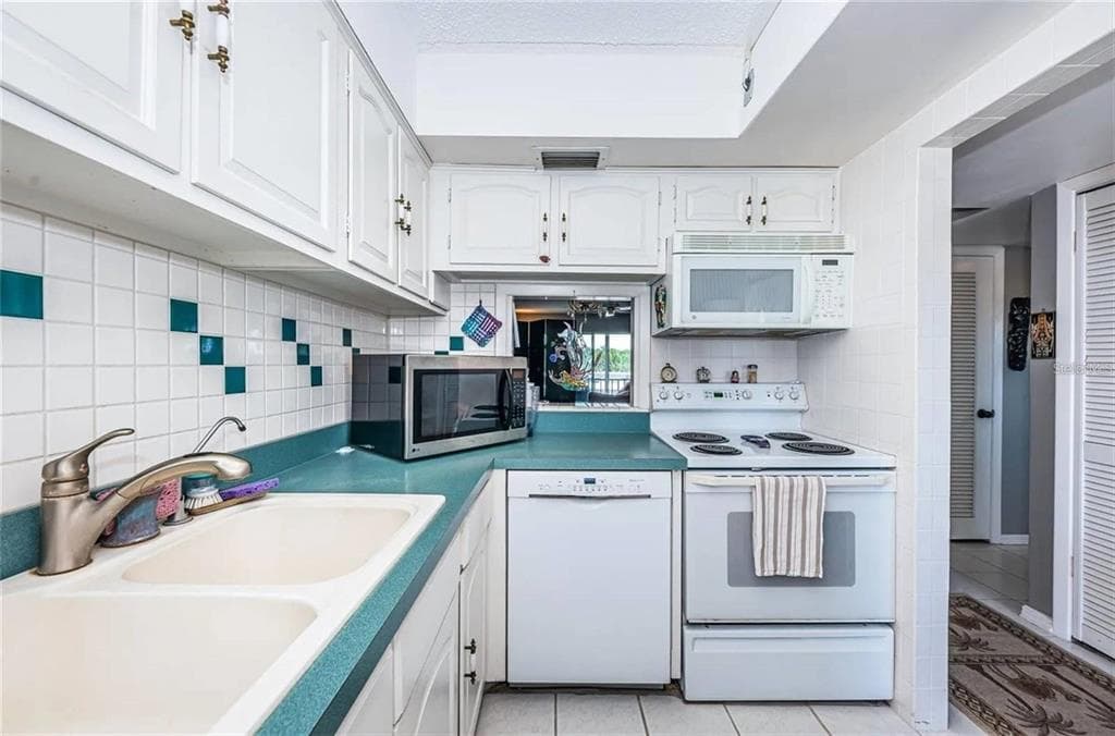 1 BOCA CIEGA POINT BOULEVARD 314 photo 6