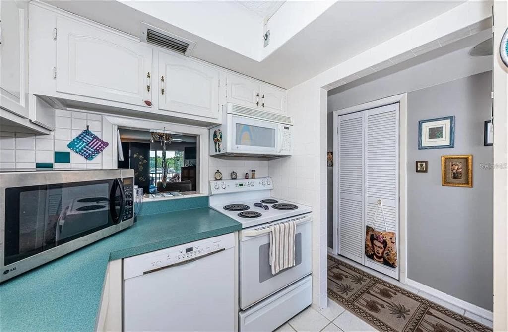1 BOCA CIEGA POINT BOULEVARD 314 photo 4