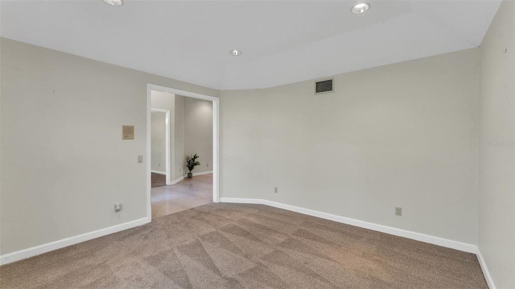 122 W JULIANA WAY photo 23