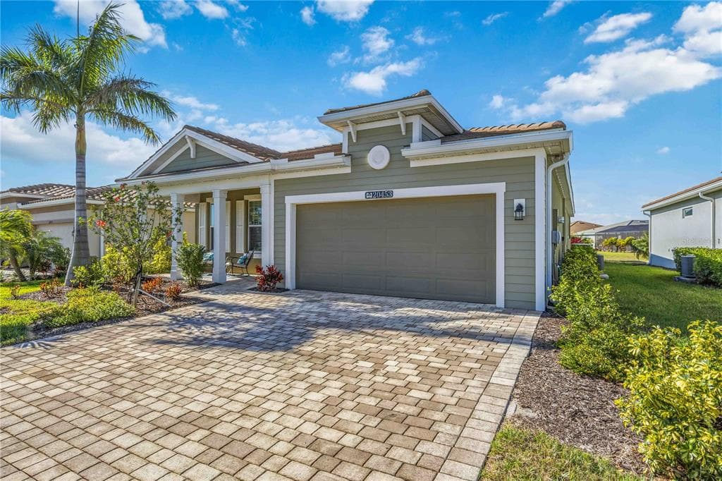 20453 BANDERA PLACE photo 1