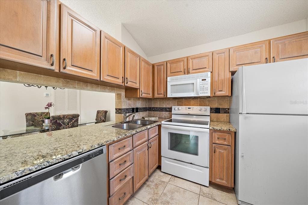 5654 GARDENS DRIVE photo 6