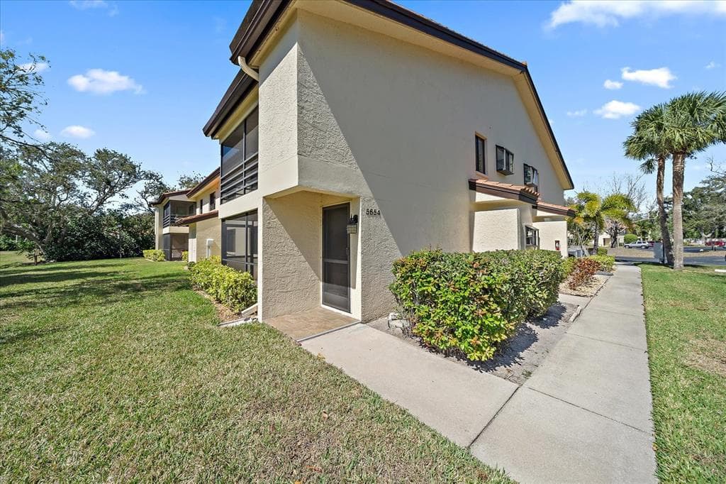 5654 GARDENS DRIVE photo 1