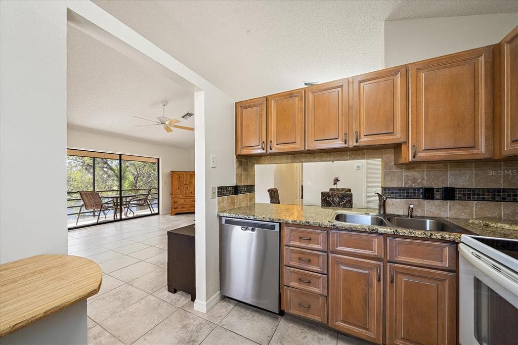 5654 GARDENS DRIVE photo 8