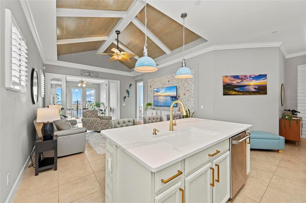 226 SAPPHIRE LAKE DRIVE 201 photo 24