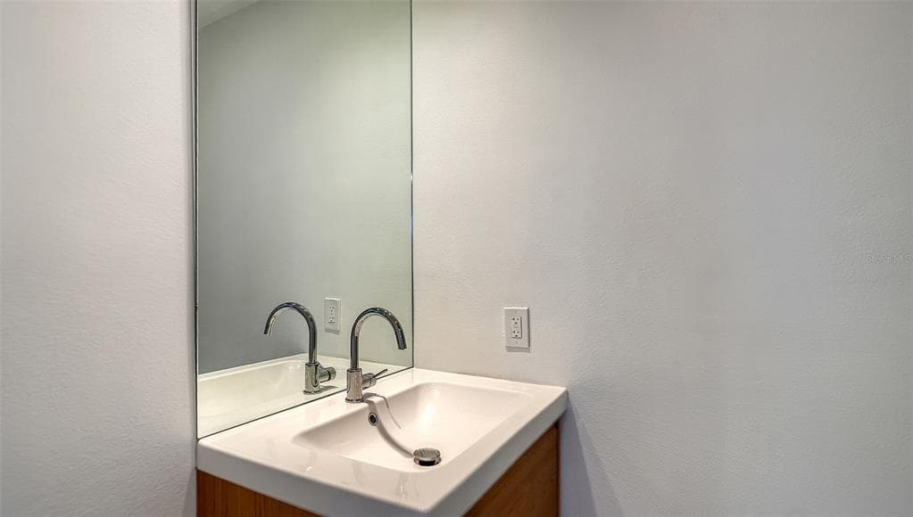 940 ALAMEDA WAY photo 16