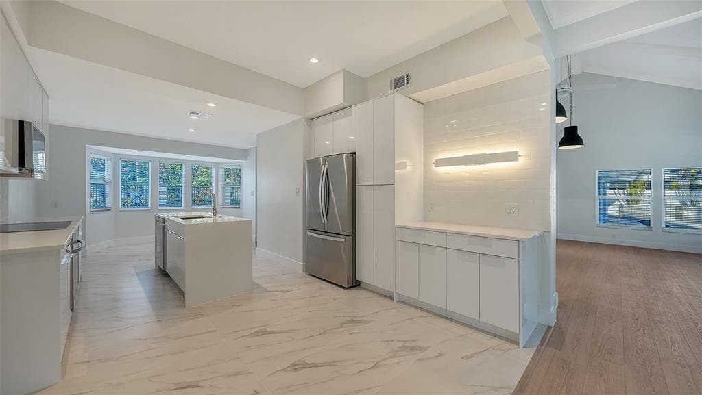 940 ALAMEDA WAY photo 11