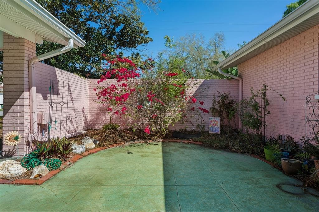 4928 W SAN RAFAEL STREET photo 4