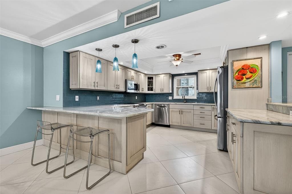5130 BRITTANY DRIVE S 201 photo 4