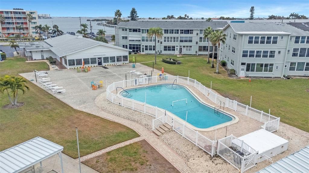 1893 SHORE DRIVE S #114 3
