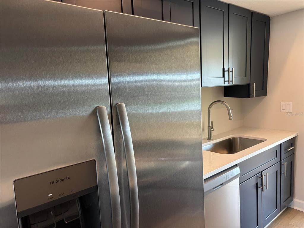 1893 SHORE DRIVE S #114 5