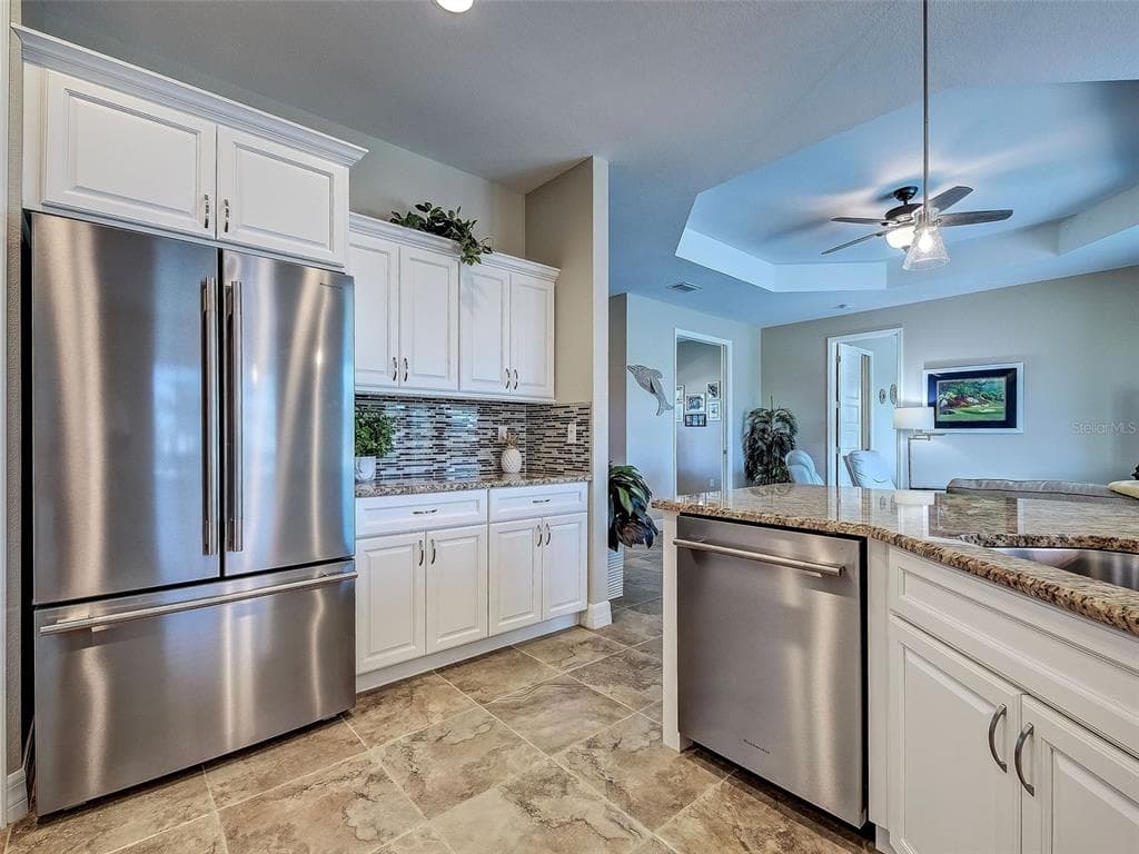 138 LONG MEADOW LANE photo 11